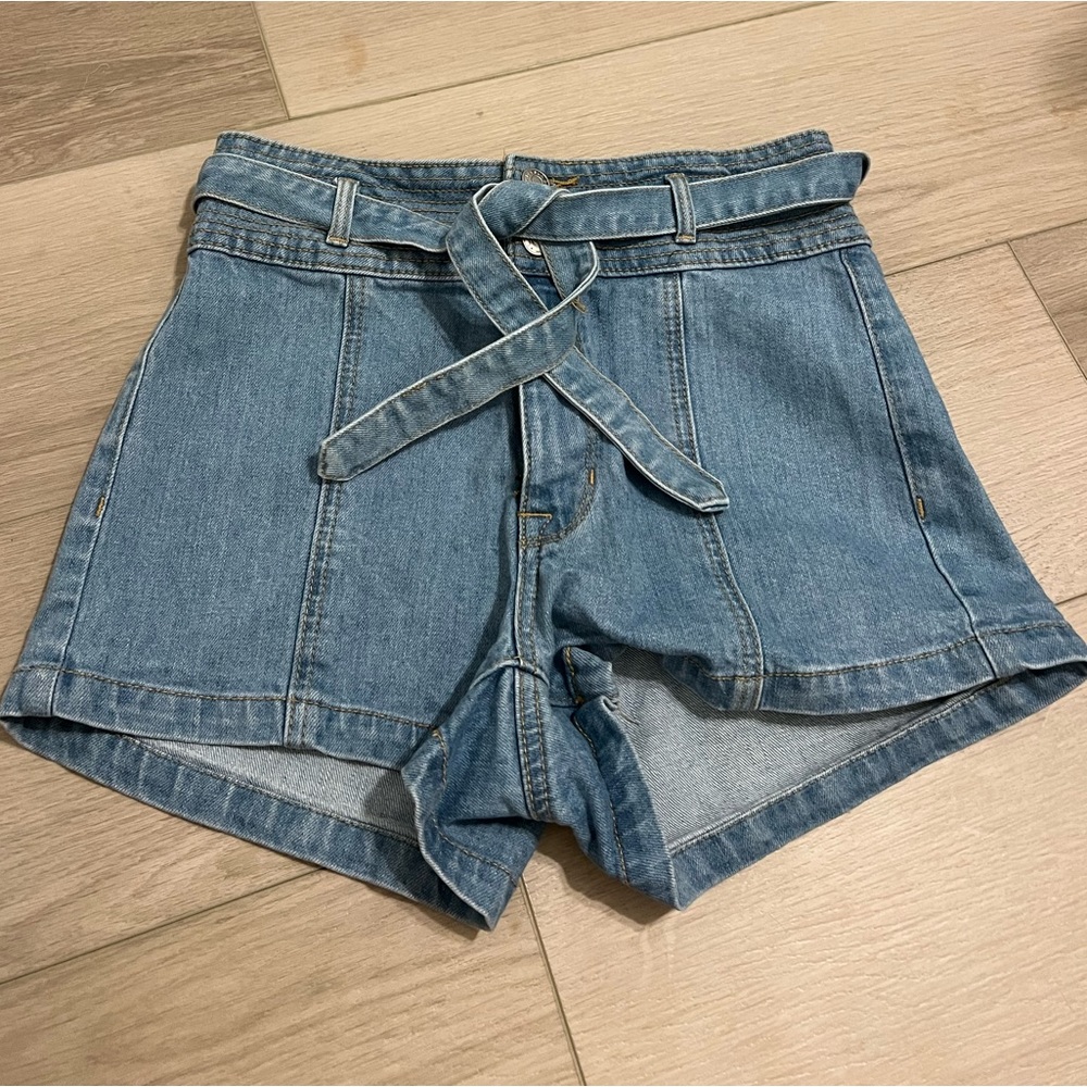 Highwasted shorts